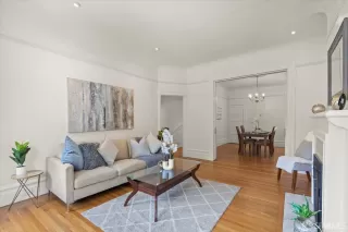 Photo #4: 425045677 Listing 