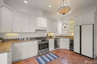 Photo #6: 425045677 Listing 
