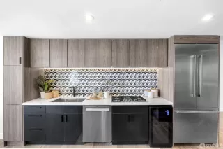 Photo #3: 425046395 Listing