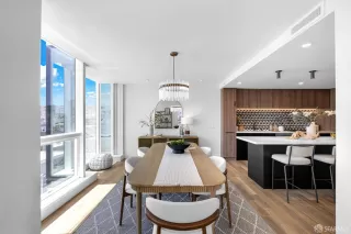 Photo #4: 425046395 Listing