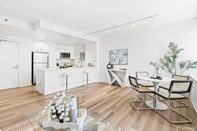 MLS: 425046484 Condo For Sale