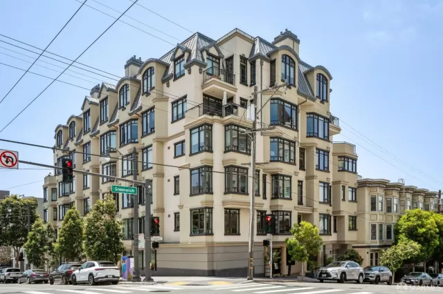 MLS: 425046532 Condo For Sale