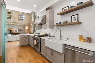 Photo #4: 425046572 Listing