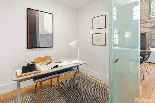 Photo #5: 425046572 Listing