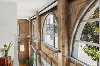 Photo #6: 425046572 Listing