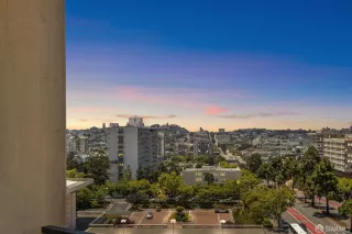 Photo #2: 425046723 Listing