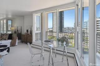 Photo #4: 425046723 Listing