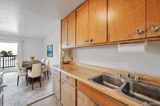 Photo #2: 425046763 Listing