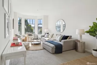 Photo #2: 425046909 Listing