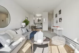 Photo #4: 425046909 Listing