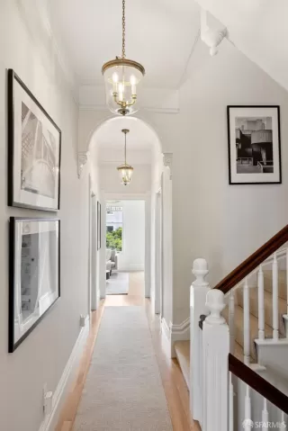 Photo #5: 425047038 Listing