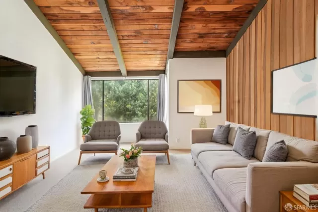 MLS: 425047210 Condo For Sale