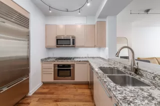 Photo #3: 425047278 Listing