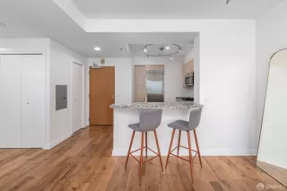 Photo #5: 425047278 Listing