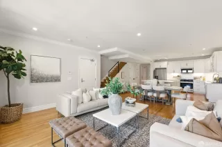 Photo #5: 425047284 Listing 