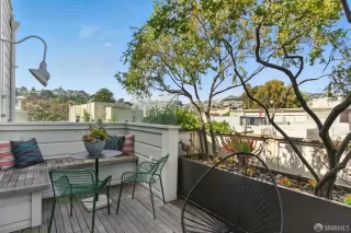 Photo #4: 425047285 Listing