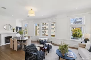 Photo #2: 425047388 Listing