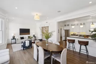 Photo #5: 425047388 Listing