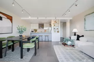 Photo #6: 425047626 Listing 