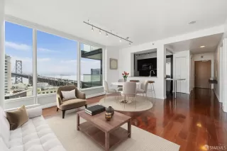 Photo #2: 425047628 Listing