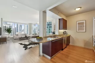 Photo #4: 425047732 Listing