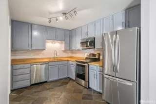 Photo #5: 425047878 Listing 