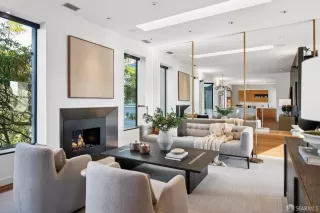 Photo #4: 425047974 Listing 