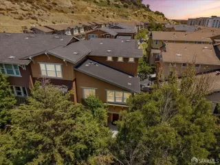 Photo #3: 425048040 Listing 