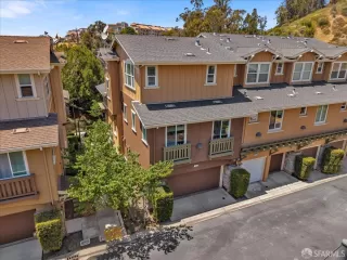 Photo #5: 425048040 Listing 