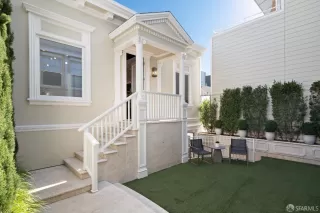 Photo #2: 425048075 Listing