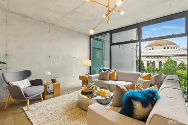 MLS: 425048112 Condo For Sale