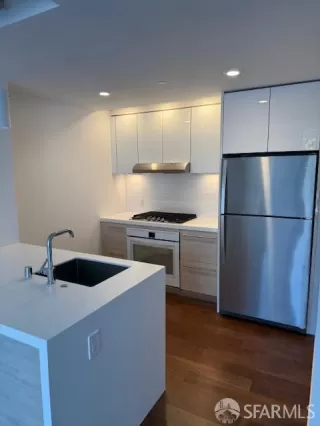 Photo #4: 425048144 Listing