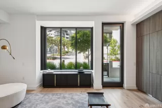 Photo #5: 425048328 Listing