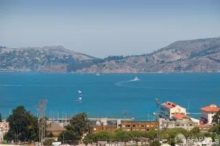 Photo #4: 425048333 Listing