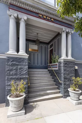 Photo #1: 425048374 Listing