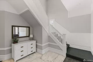 Photo #2: 425048374 Listing