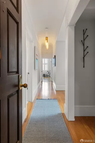Photo #3: 425048374 Listing
