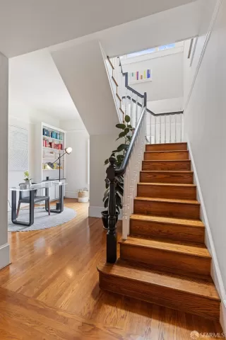 Photo #4: 425048374 Listing