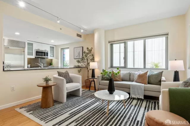 MLS: 425048564 Condo For Sale