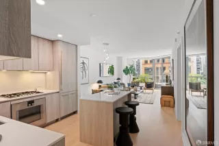 Photo #3: 425048569 Listing 