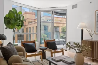 Photo #5: 425048569 Listing 