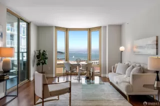 Photo #4: 425048626 Listing 