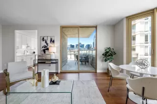 Photo #5: 425048626 Listing 