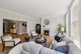 Photo #2: 425048643 Listing