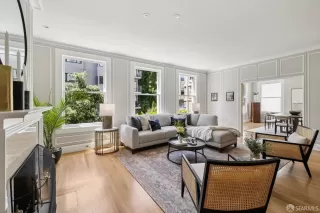 Photo #3: 425048643 Listing