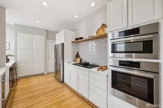 Photo #6: 425048643 Listing