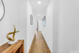 Photo #4: 425048683 Listing