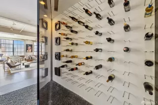 Photo #4: 425048754 Listing