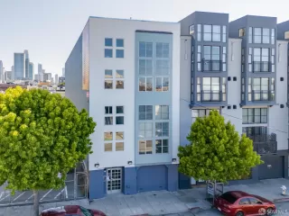 Photo #1: 425048875 Listing