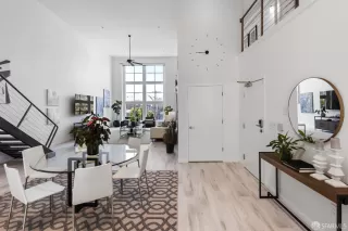 Photo #6: 425048875 Listing